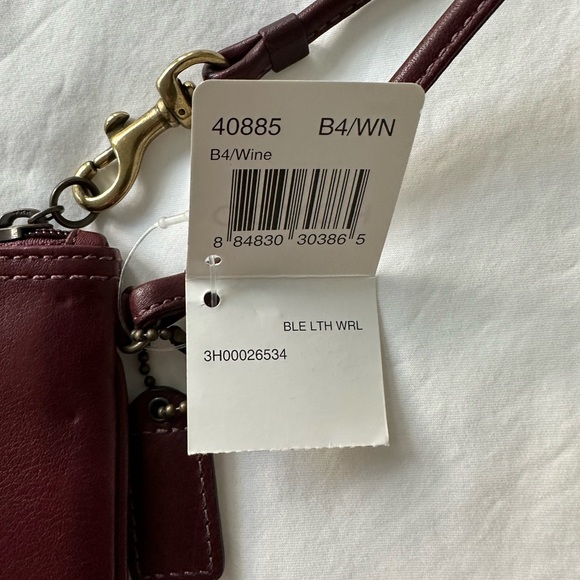 NWT Coach wristlet - Picture 6 of 6